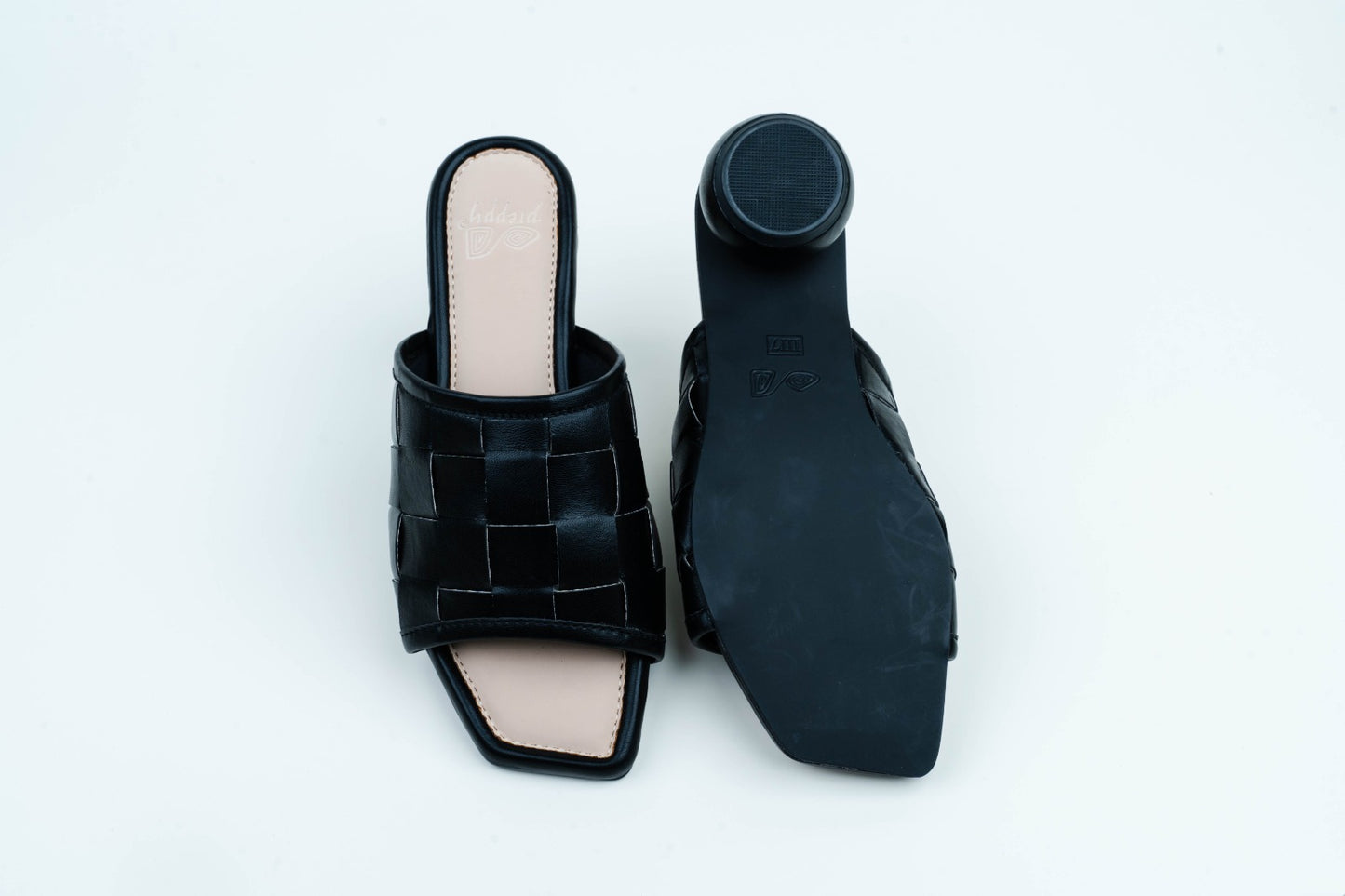 Woven Sliders With Circular Heel