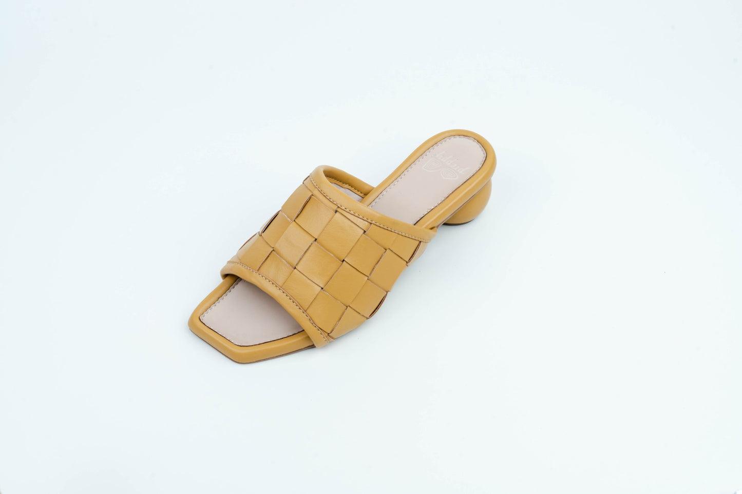 Woven Sliders With Circular Heel