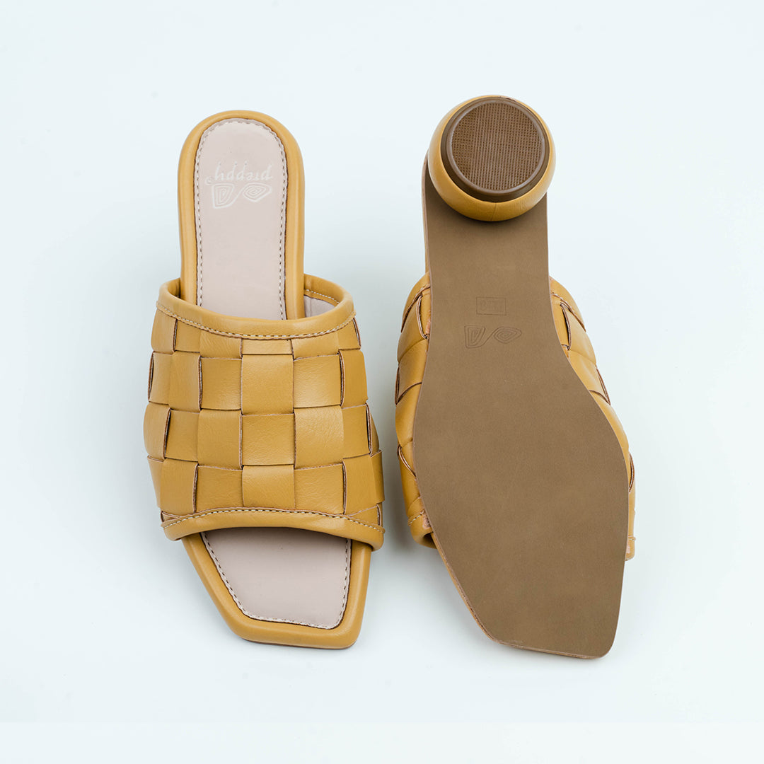 Woven Sliders with Round Heel