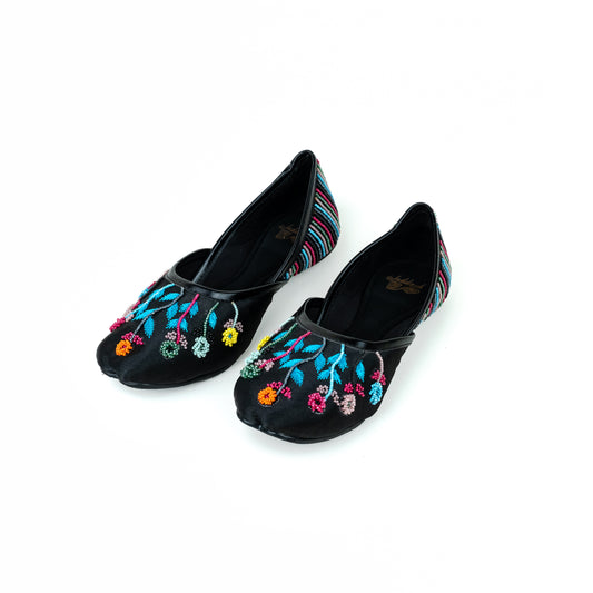 Multi-colored Floral Embrioded Mojari