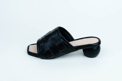 Woven Sliders With Circular Heel