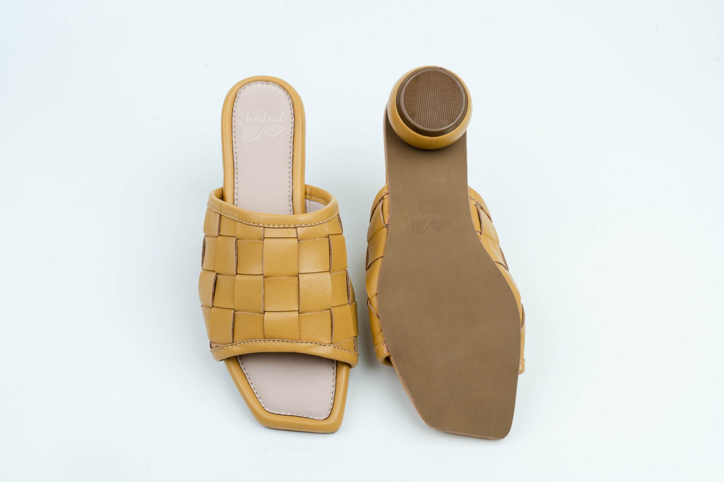 Woven Sliders With Circular Heel