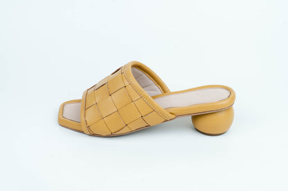 Woven Sliders With Circular Heel